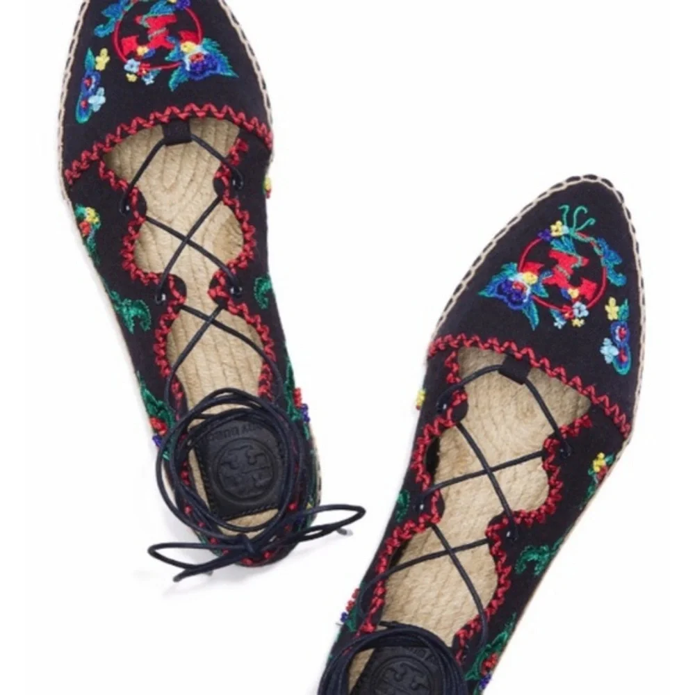 New Tory Burch Sonoma Embroidered Ghillie shoes
